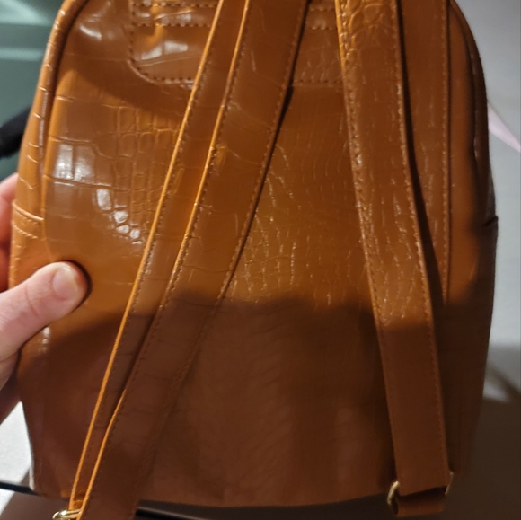 Backpack - Picture 3 of 5